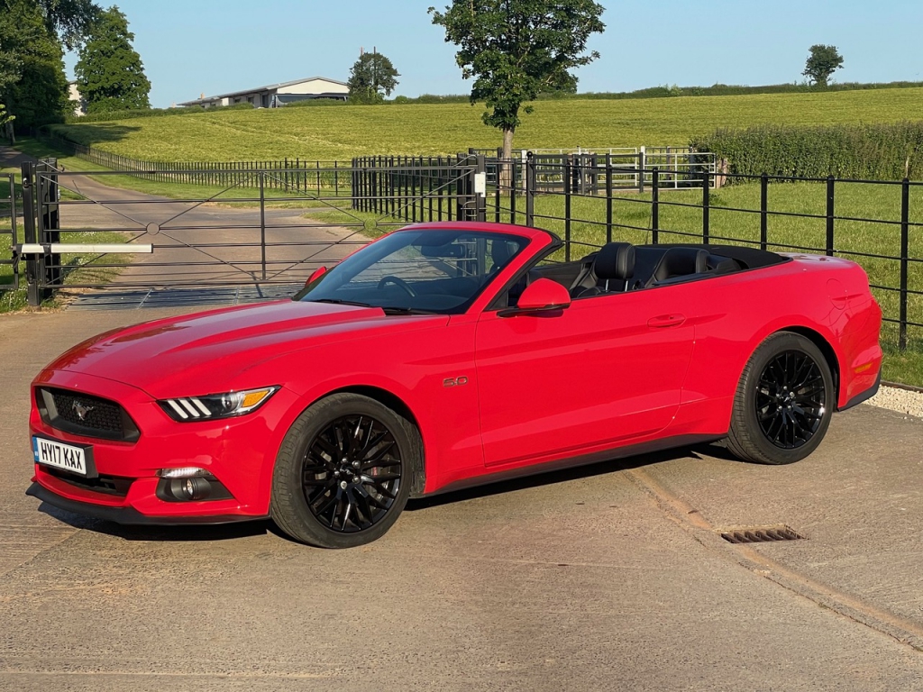 Ford Mustang GT Convertible 5.0 LT V8