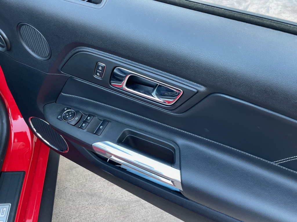 Ford Mustang GT Convertible 5.0 LT V8