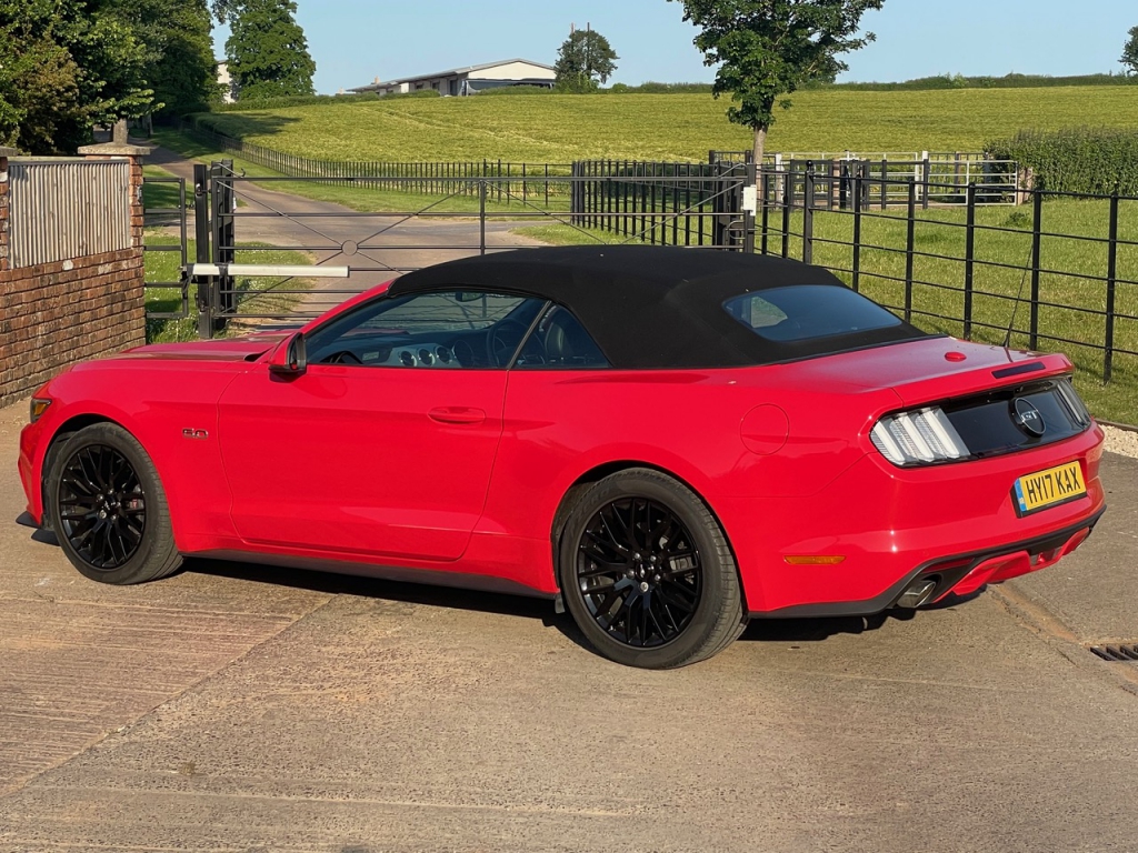 Ford Mustang GT Convertible 5.0 LT V8