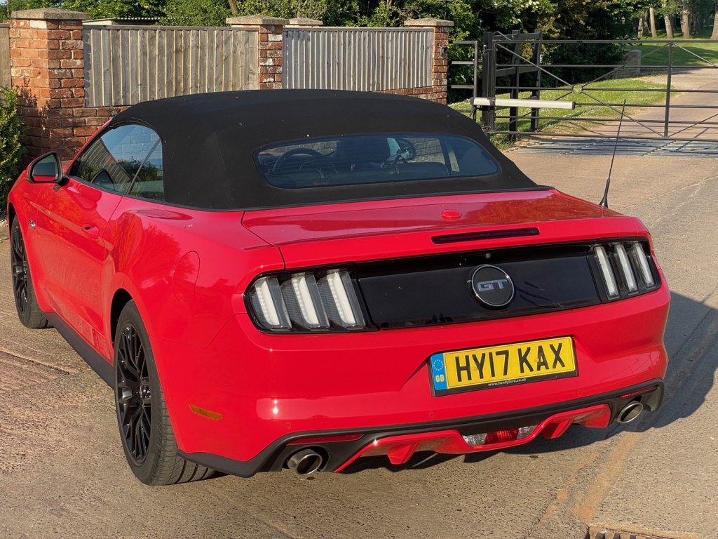 Ford Mustang GT Convertible 5.0 LT V8