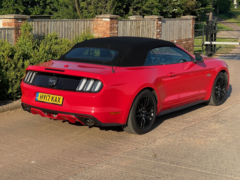 Ford Mustang GT Convertible 5.0 LT V8