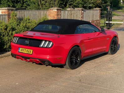 Ford Mustang GT Convertible 5.0 LT V8
