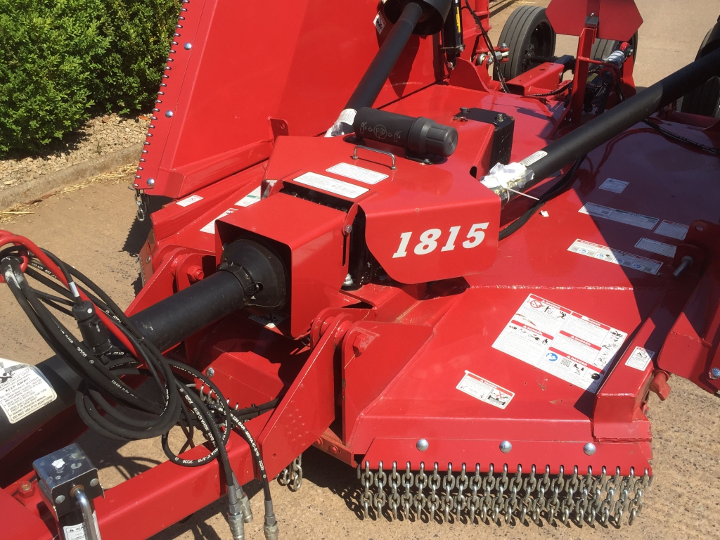 Bush Hog 1815 4.6m trailed topper