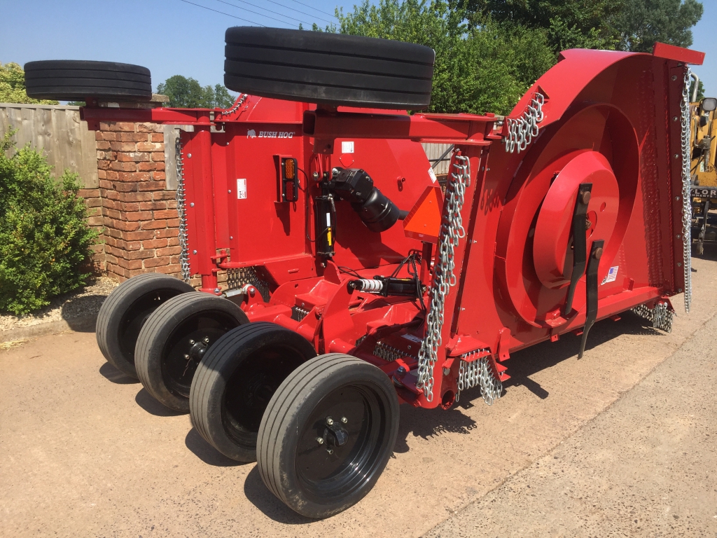 Bush Hog 1815 4.6m trailed topper