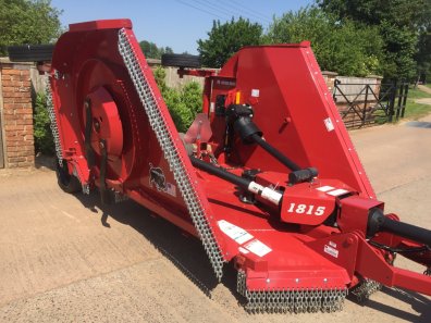Bush Hog 1815 4.6m trailed topper