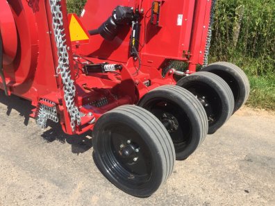 Bush Hog 1815 4.6m trailed topper