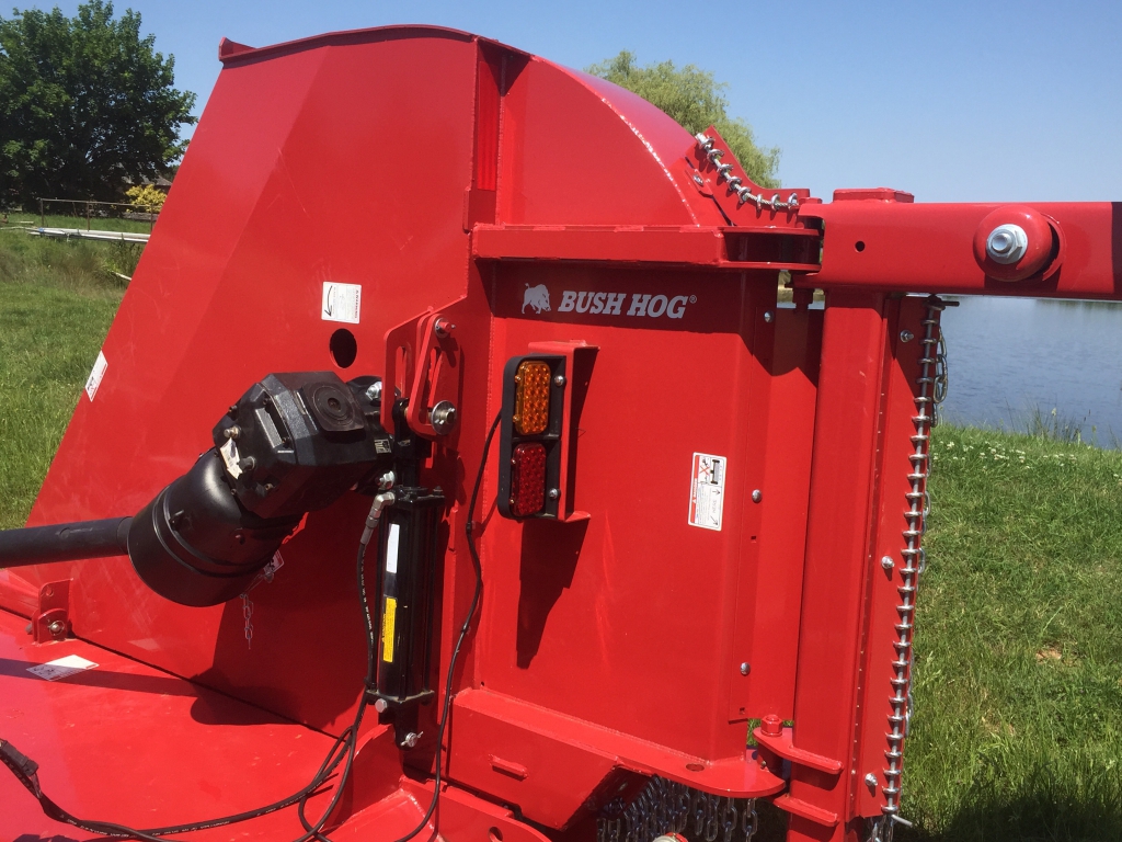 Bush Hog 2215 4.6m trailed topper