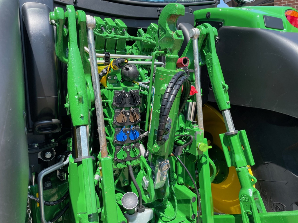 John Deere 6R185