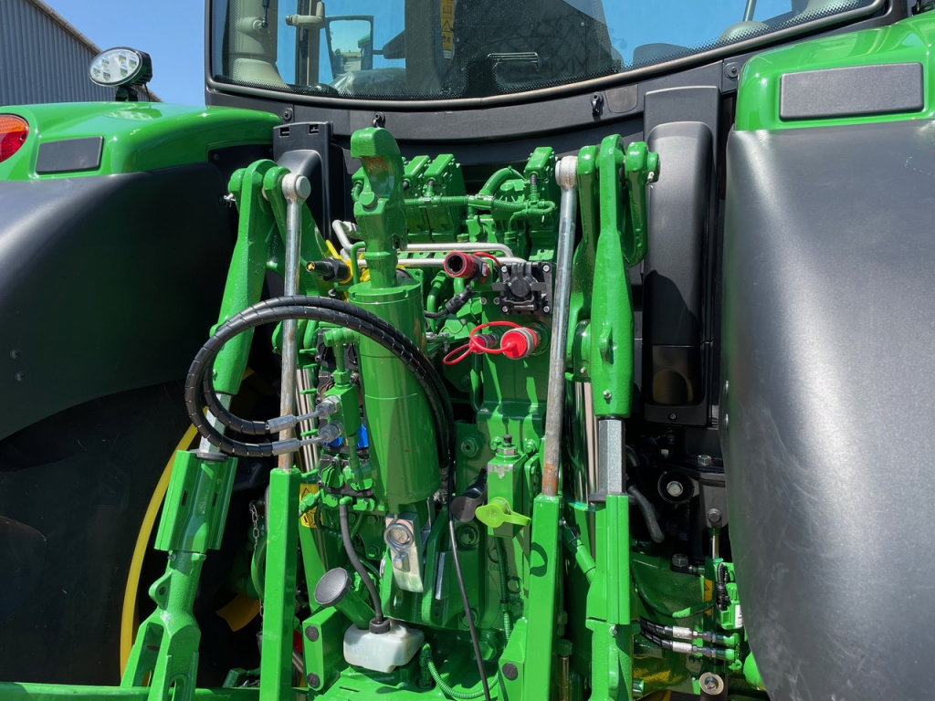 John Deere 6R185