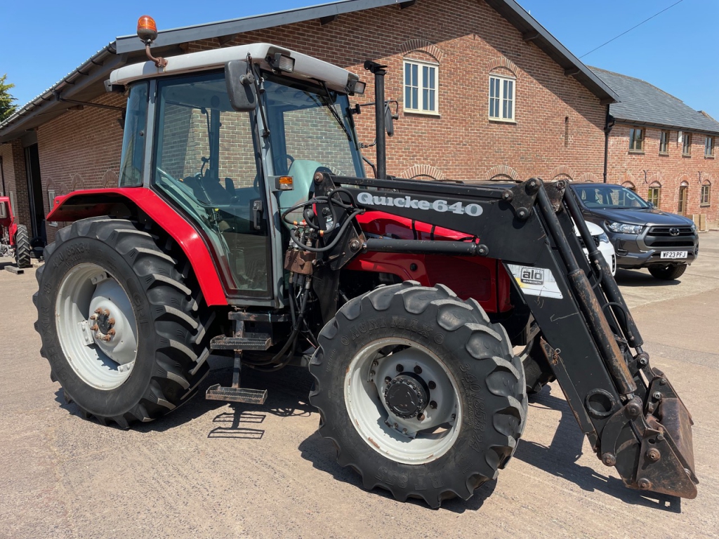 Massey Ferguson 4255