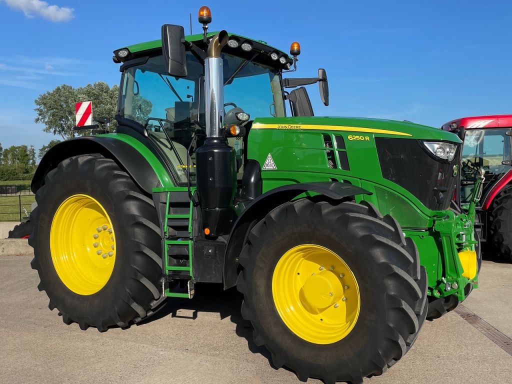 John Deere 6250R