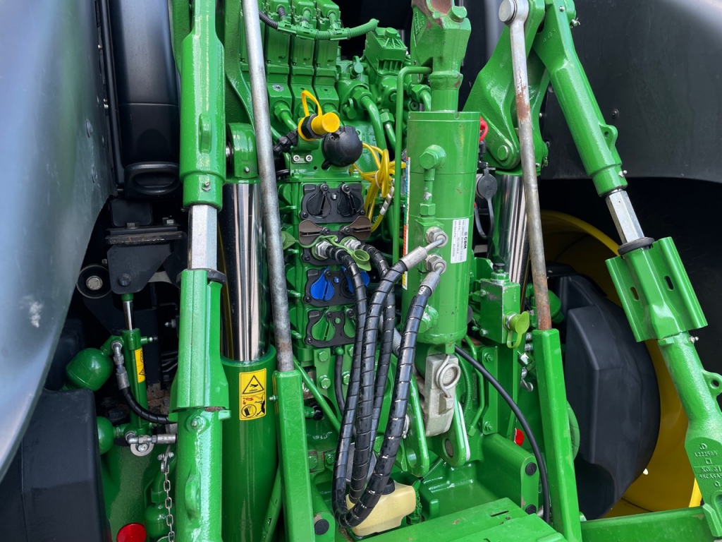 John Deere 6250R