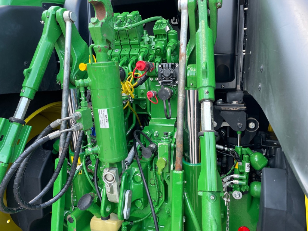 John Deere 6250R