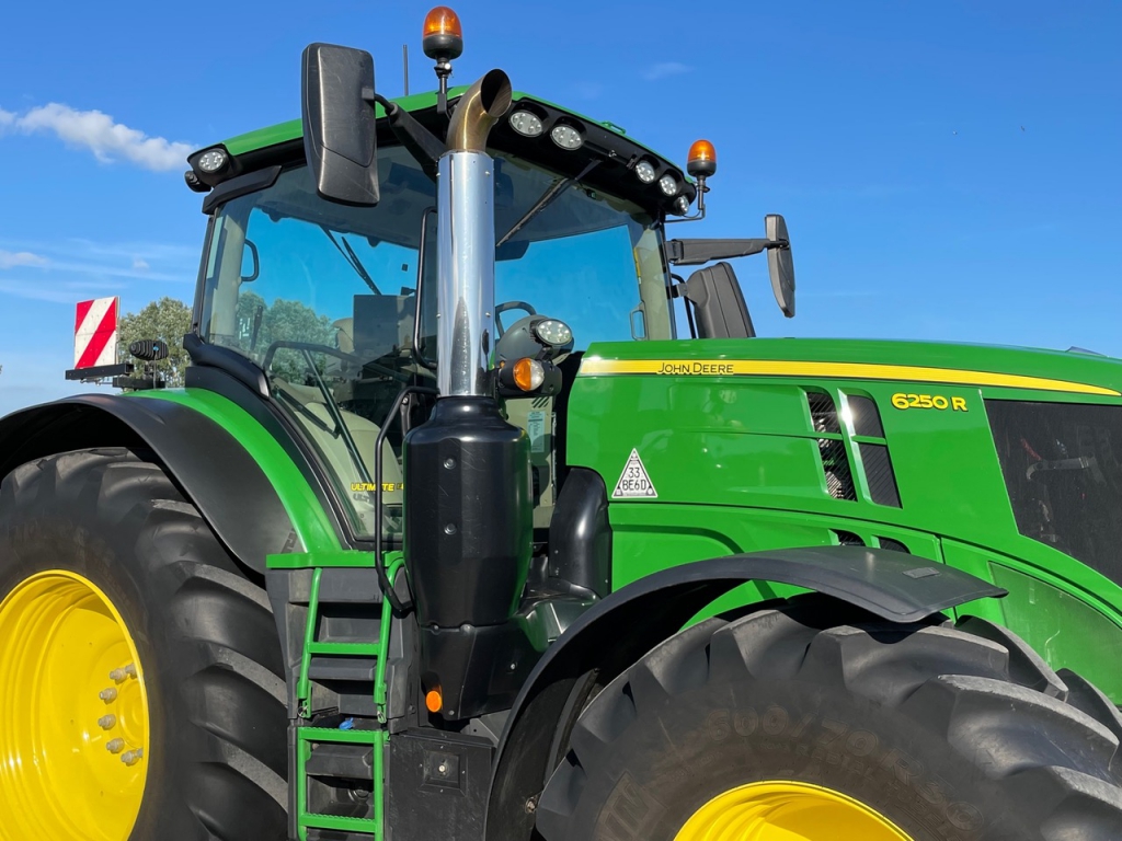 John Deere 6250R