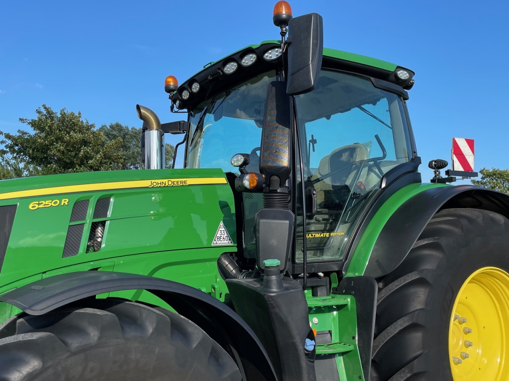 John Deere 6250R