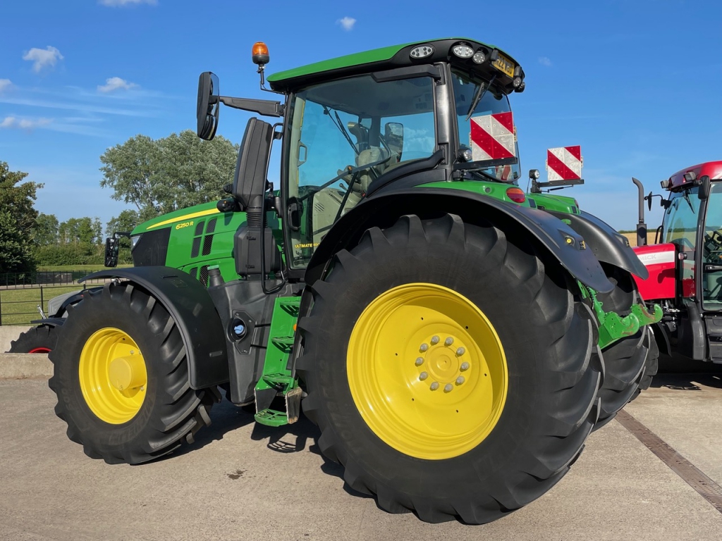 John Deere 6250R