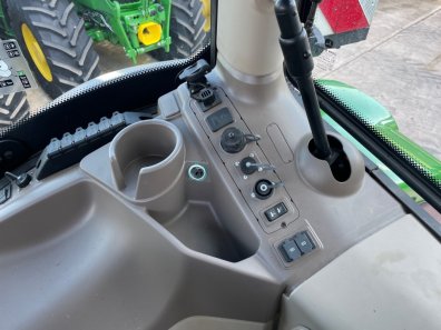 John Deere 6250R