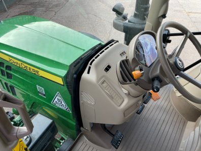 John Deere 6130R