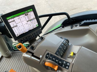John Deere 6130R