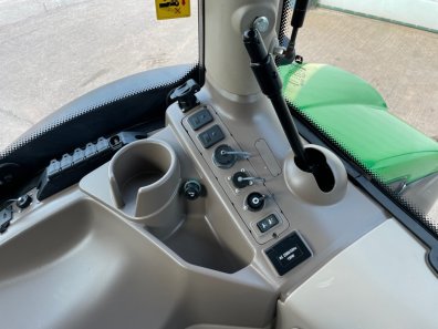 John Deere 6130R