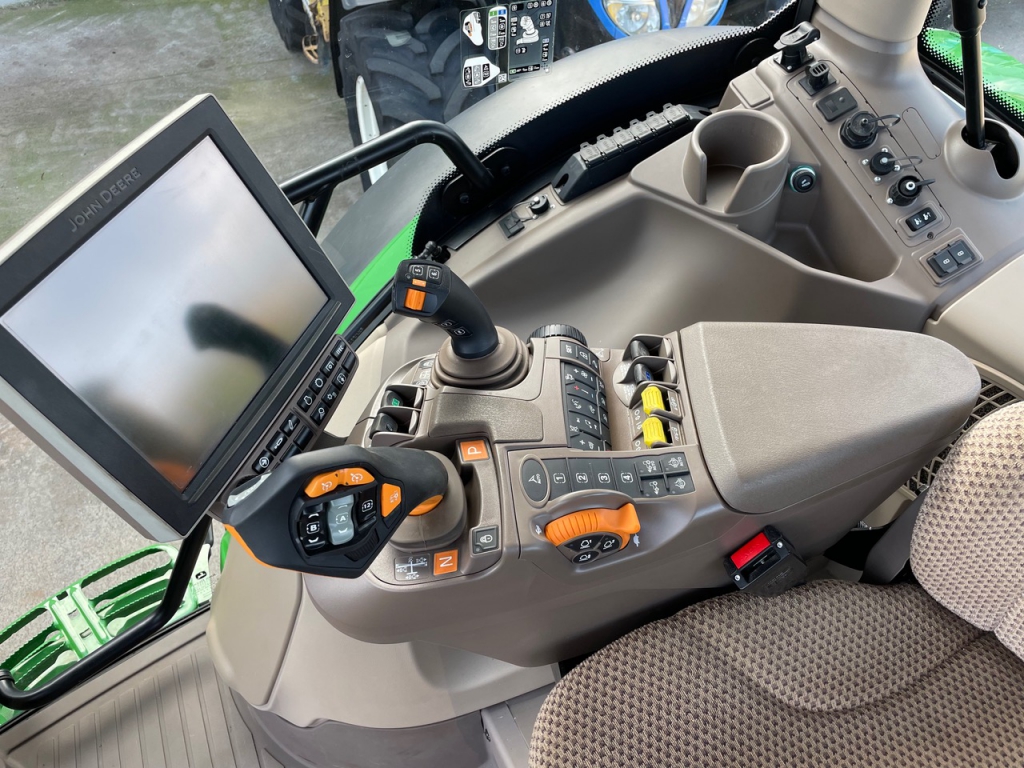 John Deere 6R185