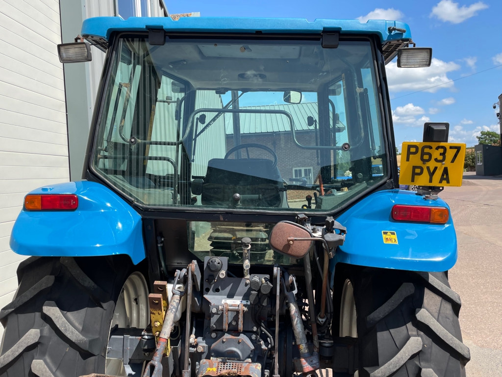 New Holland 4835