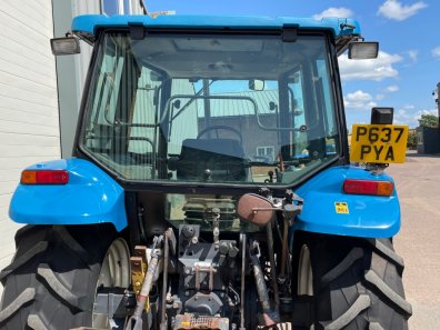 New Holland 4835