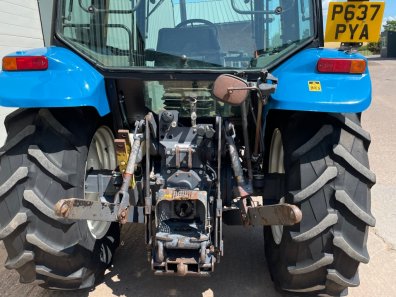 New Holland 4835