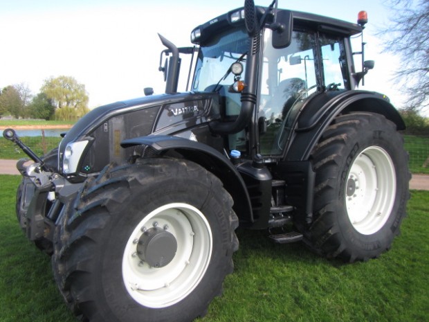 Valtra N163