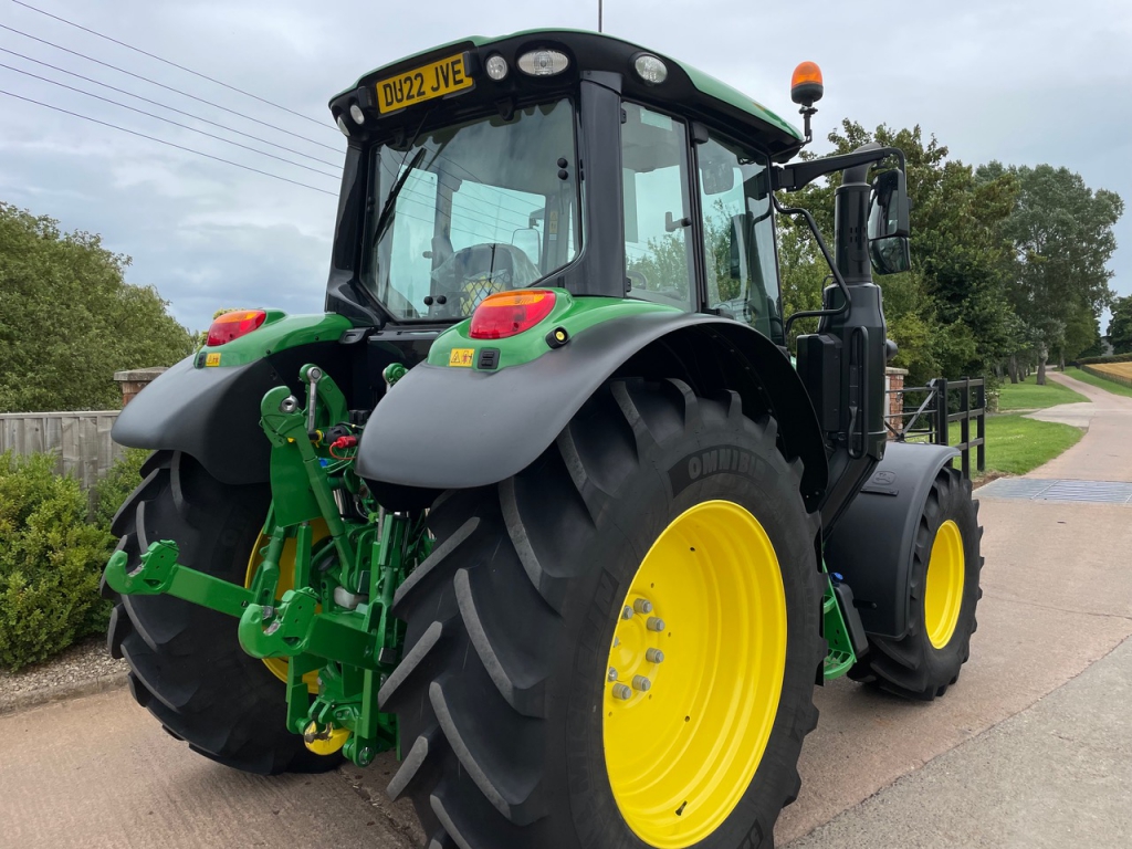 John Deere 6120M