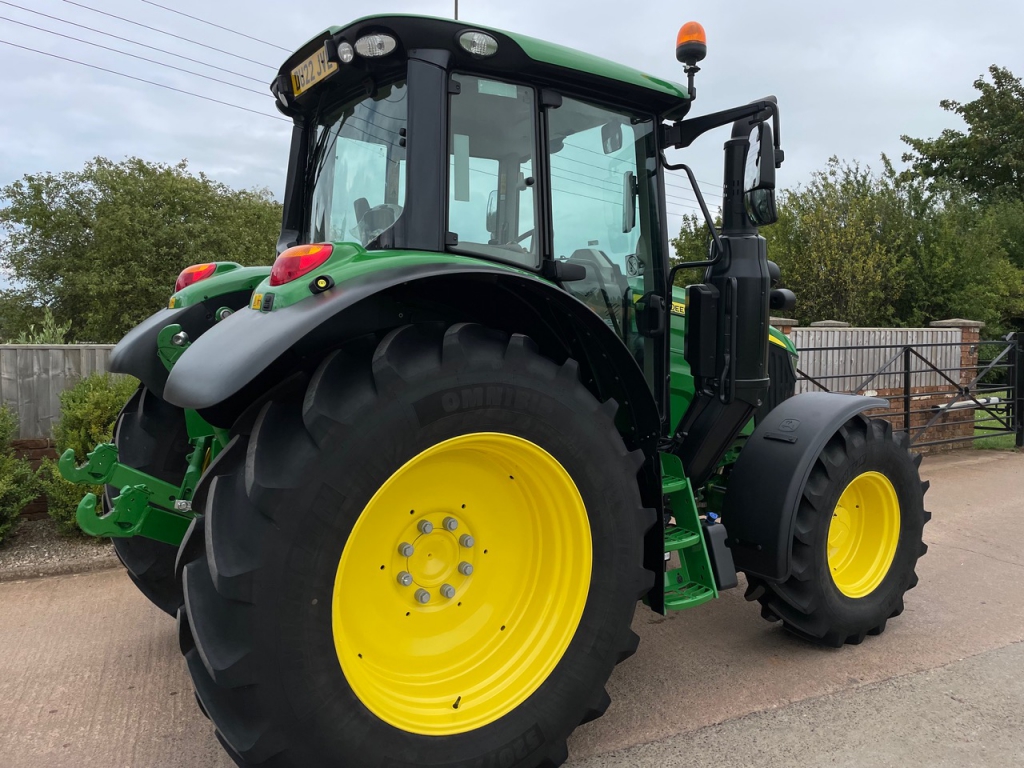 John Deere 6120M