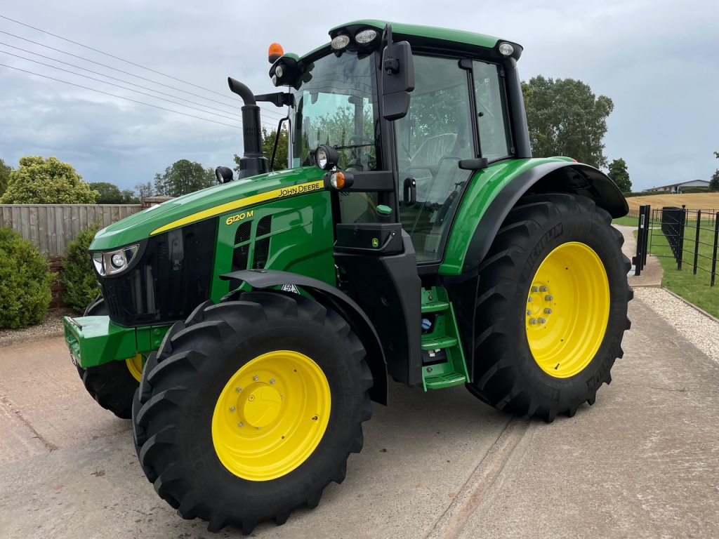 John Deere 6120M