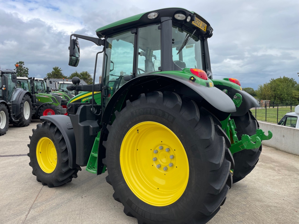 John Deere 6120M