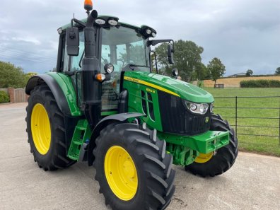 John Deere 6120M