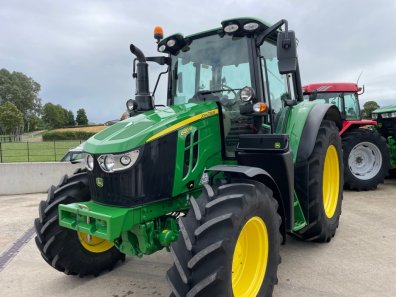 John Deere 6120M