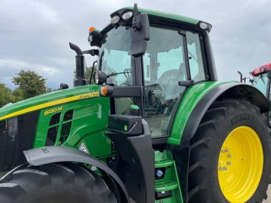 John Deere 6120M