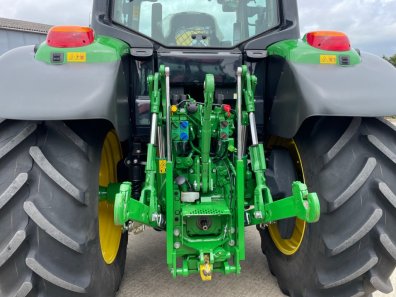 John Deere 6120M