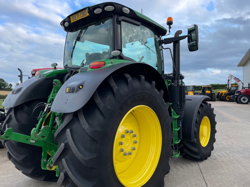 John Deere 6215R Ultimate