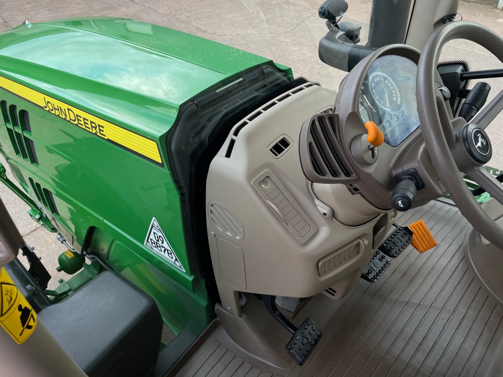 John Deere 6215R Ultimate