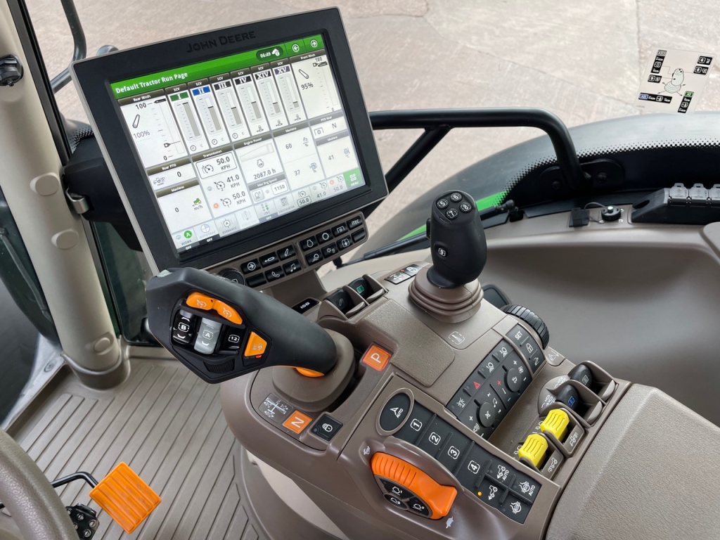 John Deere 6215R Ultimate