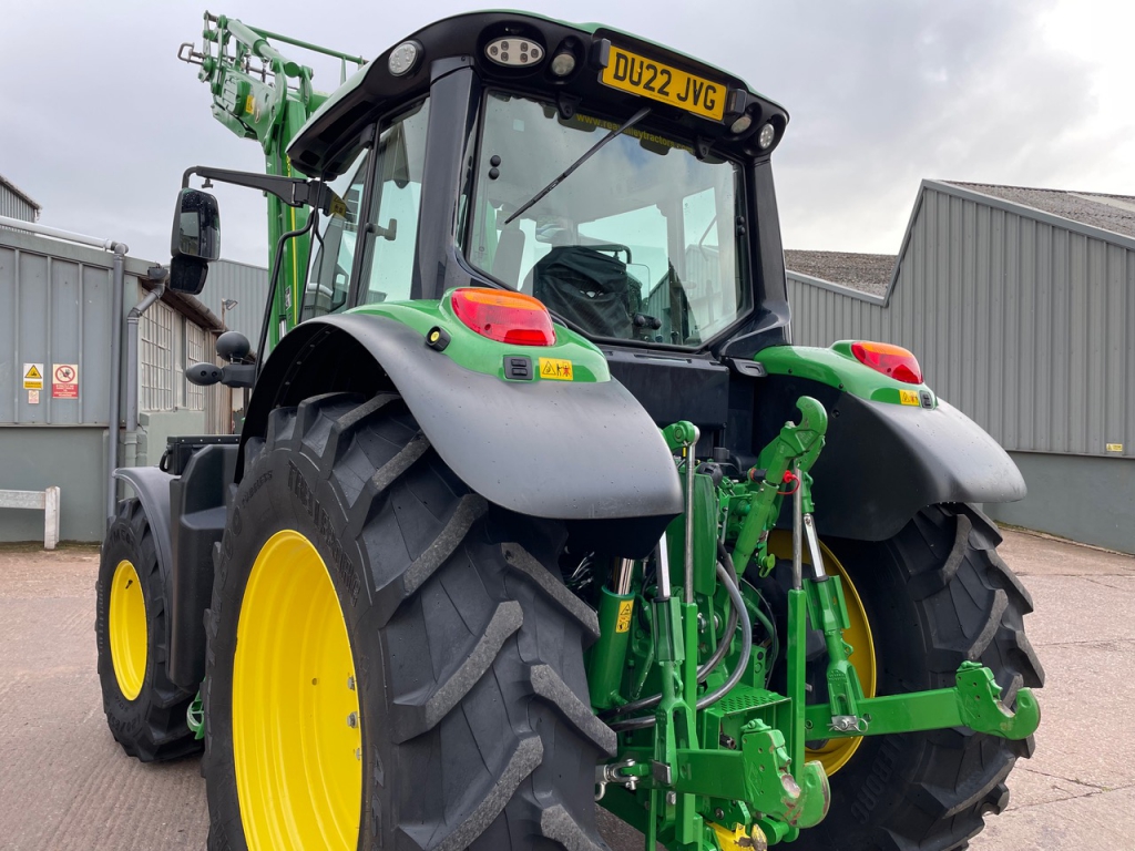 John Deere 6120M