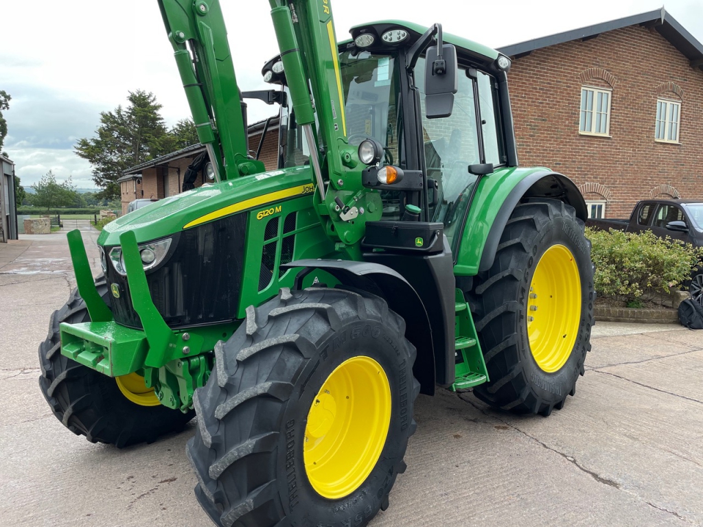 John Deere 6120M
