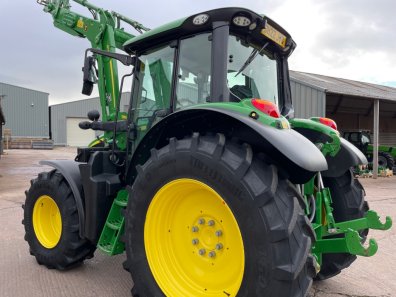 John Deere 6120M