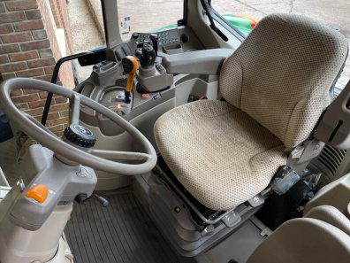 John Deere 6120M