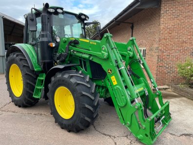 John Deere 6120M