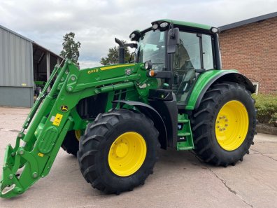 John Deere 6120M