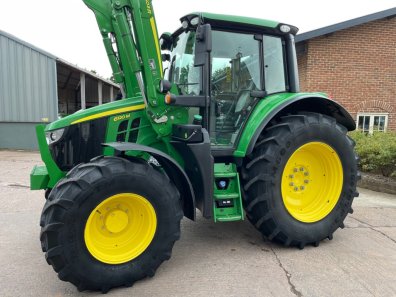 John Deere 6120M