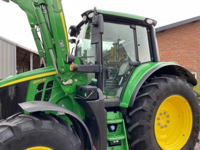 John Deere 6120M