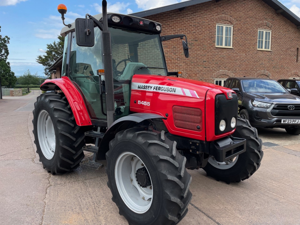 Massey Ferguson 5455