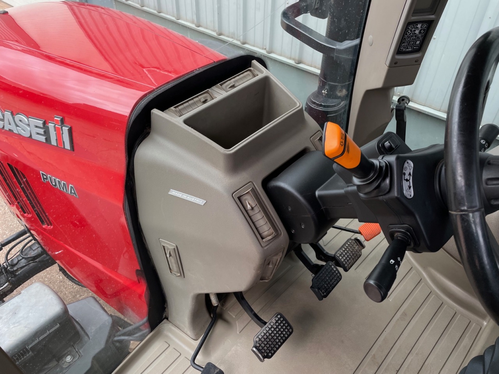 Case Puma 220
